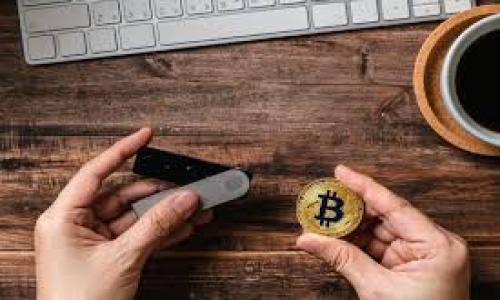揭秘VELO加密货币：未来金融的潜力黑马/
VELO加密货币, 数字货币, 区块链技术, 投资机会/GUANJIANCI

## 内容主体大纲

1. 介绍VELO加密货币
   1.1 VELO的起源与发展
   1.2 VELO的核心理念和愿景

2. VELO的技术架构
   2.1 背后的区块链技术
   2.2 交易速度与安全性分析

3. VELO的市场表现
   3.1 价格历史与走势
   3.2 影响VELO价格的因素分析

4. VELO的实际应用
   4.1 在金融行业的应用
   4.2 VELO在其他行业的应用案例

5. 投资VELO的前景
   5.1 加密货币市场的总体趋势
   5.2 VELO在市场中的位置与机遇分析

6. VELO的风险与挑战
   6.1 潜在的市场风险
   6.2 技术与监管挑战

7. 如何投资与交易VELO
   7.1 购买和存储VELO的方式
   7.2 选择合适的交易平台

## 介绍VELO加密货币

### 1.1 VELO的起源与发展
VELO加密货币是一种近年来受到广泛关注的数字货币，发行于2019年。它的目标是为全球用户提供一个高效、透明的金融平台。VELO采用了先进的区块链技术，结合了去中心化金融的理念，旨在消除传统金融系统中的摩擦，为用户带来更好的金融体验。随着区块链技术的发展，VELO逐渐成为加密货币市场中不可忽视的力量。

### 1.2 VELO的核心理念和愿景
VELO的核心理念是“去中心化、全球化、包容性”。它的愿景是通过区块链技术，让每个人都能平等地获得金融服务，特别是在一些金融服务不发达的地区。VELO不仅是一个加密货币，更是一个生态系统，旨在实现金融交易的自由、透明和高效。

## VELO的技术架构

### 2.1 背后的区块链技术
VELO基于先进的区块链技术，采用了多层次的网络结构。这种设计不仅提高了交易的速度，还增强了系统的安全性。VELO的区块链可以支持快速的交易确认，解决了传统区块链网络中交易缓慢的问题。此外，VELO还利用了智能合约技术，确保所有交易是自动化和可靠的。

### 2.2 交易速度与安全性分析
在加密货币的世界中，交易的速度和安全性是用户关注的焦点。VELO通过采用多链并行处理技术，大大提高了交易速度，用户可以在几秒钟内完成交易。而在安全性方面，VELO使用了多重身份验证和加密技术，保护用户的资产安全。这些措施确保用户在使用VELO时可以放心交易，无需担心安全隐患。

## VELO的市场表现

### 3.1 价格历史与走势
自发布以来，VELO的价格经历了多次波动。一开始，VEL的价格较低，但随着采用率的提升和市场对其潜力的认可，价格逐渐上涨。在一定时期内，VELO的市值达到了数十亿美元，成为市场中备受瞩目的加密货币之一。

### 3.2 影响VELO价格的因素分析
VELO的价格受多种因素影响，包括市场供需关系、技术更新、竞争态势等。此外，整体加密货币市场的波动也对VELO的价格产生直接影响。例如，比特币的价格波动往往会带动整个市场的情绪，而VELO作为一种新兴的加密货币，自然也会受到影响。

## VELO的实际应用

### 4.1 在金融行业的应用
VELO在金融行业的应用相当广泛，主要用于跨境支付、融资和贷款等。通过其高效的交易平台，用户可以在全球范围内快速、低成本地实现资金转移。同时，VELO还与多个金融机构合作，推动其在正规金融市场中的应用，提高了可信度。

### 4.2 VELO在其他行业的应用案例
除了金融领域，VELO也在其他多个行业中展现出了巨大的潜力。例如，在供应链管理中，VELO可以帮助公司实现透明的资金流动，资源配置。在医疗行业，通过区块链技术，VELO能够确保患者的医疗记录安全且可追溯，进而提高医疗服务的质量。

## 投资VELO的前景

### 5.1 加密货币市场的总体趋势
随着区块链技术的发展，加密货币市场逐渐成熟，越来越多的投资者开始关注这一领域。未来，数字货币的使用将会变得更加普遍，VELO作为新兴的加密货币，有机会迎来发展的春天。此外，随着各国对加密货币的规范化，投资者对这一市场的信心也在逐步提升。

### 5.2 VELO在市场中的位置与机遇分析
在众多数字货币中，VELO目前的位置可以说是一个相对优越的阶段。它结合了去中心化金融的特色，迎合了市场对高效率与低成本的需求。随着用户基础的扩大和技术不断，VELO在未来有望迎来更大的市场份额。

## VELO的风险与挑战

### 6.1 潜在的市场风险
投资VELO同样存在一定的市场风险。首先，加密货币市场本身波动性较大，投资者需要时刻保持警惕。其次，VELO作为新兴加密货币，尚未经历长时间的市场考验，其未来发展存在不少未知因素。

### 6.2 技术与监管挑战
尽管VELO的技术架构相对完善，但在技术不断演进的背景下，如何保持领先优势是一个挑战。此外，全球范围内针对加密货币的监管政策仍在不断变化，这也给VELO的运作带来了不确定性。投资者在关注其发展潜力的同时，亦需审慎评估相关的风险。

## 如何投资与交易VELO

### 7.1 购买和存储VELO的方式
投资VELO的第一步是找到合适的交易平台，比如一些主流的加密货币交易所，投资者可以通过法币（如美元、欧元）或其他加密货币（如比特币，以太坊）交换获得VELO。在完成交易后，投资者需将VELO存储在安全的钱包中，确保资产的安全性。

### 7.2 选择合适的交易平台
选择合适的交易平台是成功投资的关键，不同平台的交易费用、用户体验、安全性等各不相同。投资者应提前了解各个平台的优缺点，并根据自己的需求做出选择。此外，用户还需关注平台的合规性和安全性，以免在交易过程中遭遇风险。

## 7个相关问题

### 问题一：VELO和其他加密货币相比有什么优势？

### 问题二：如何评估VELO的投资价值？

### 问题三：VELO的实际交易量如何？

### 问题四：如何选择适合的存储方式？

### 问题五：未来VELO最可能的应用场景是什么？

### 问题六：VELO对社会的影响有哪些？

### 问题七：作为投资者，如何保持对VELO市场的关注？ 

以上是大纲设计，接下来可以围绕每个问题进行详细介绍。